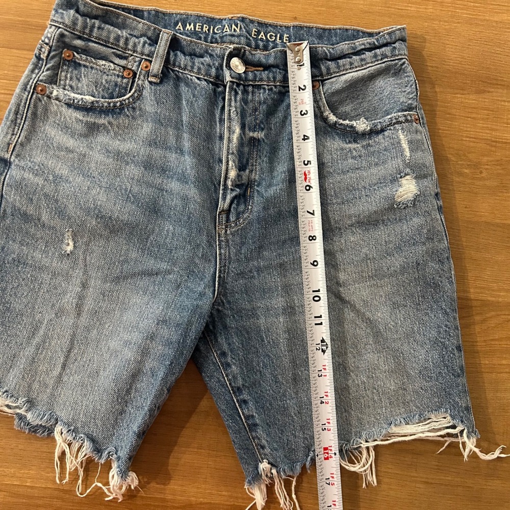 American Eagle Outfitters Womens Denim Shorts Size 00 Blue Distressed Frayed Hem - Picture 4 of 7